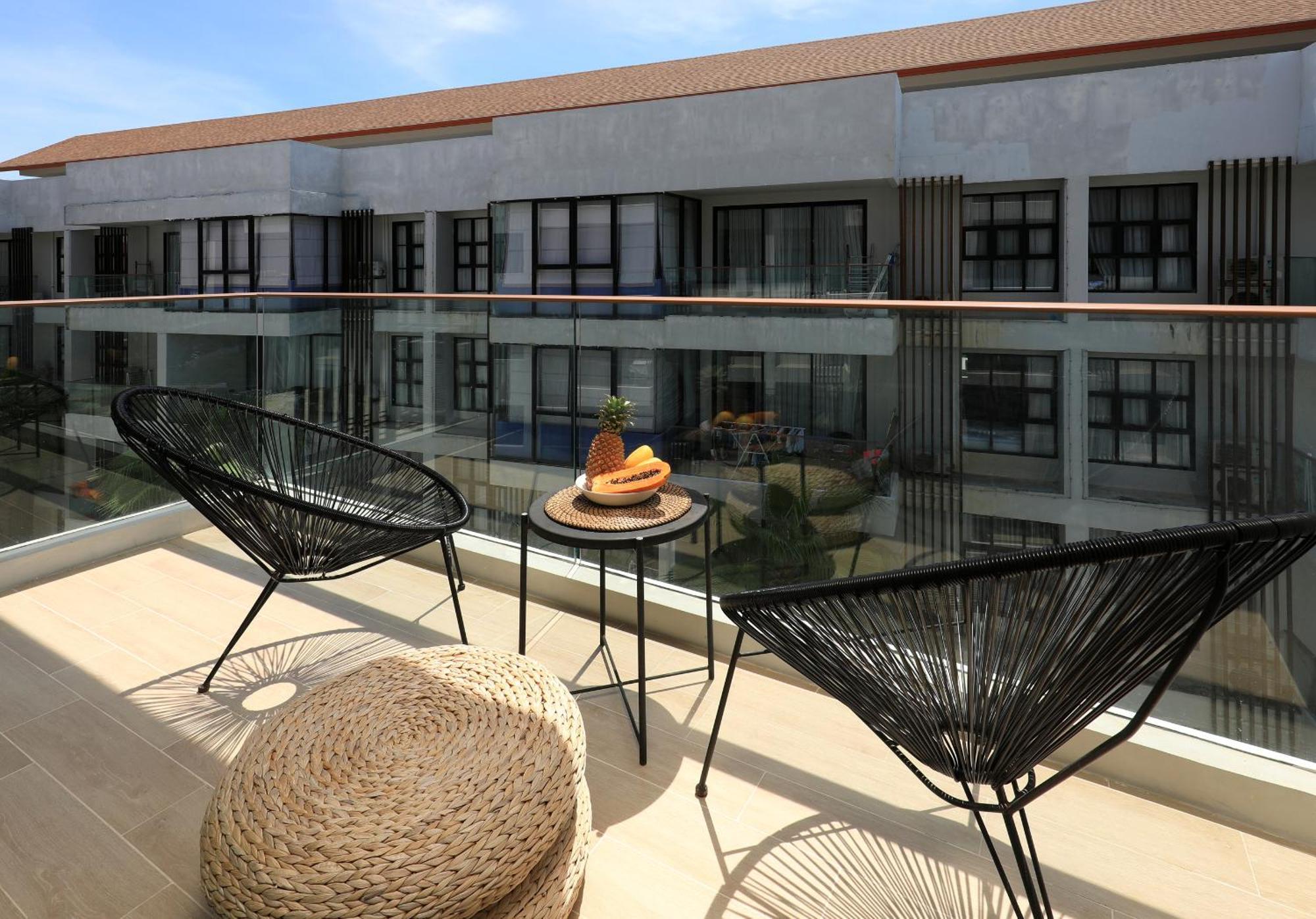 The Sea View Room In Palmyrah Surin By Holy Cow Exterior foto